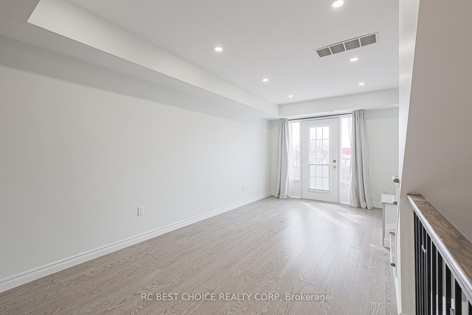 10 Merchant Lane Unit 233 photo 5