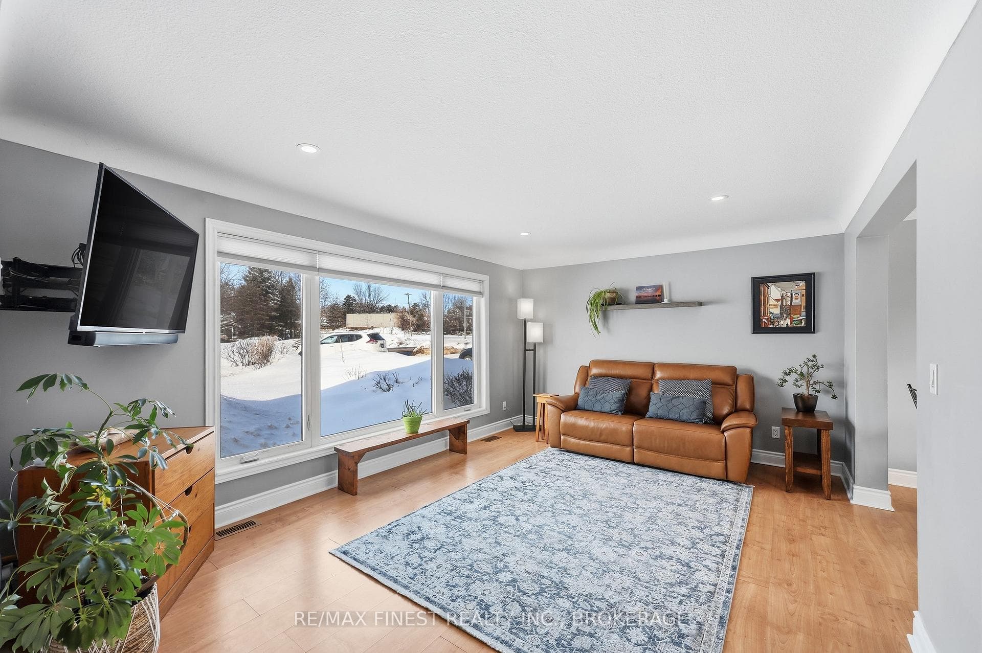 1479 Montreal Street photo 3