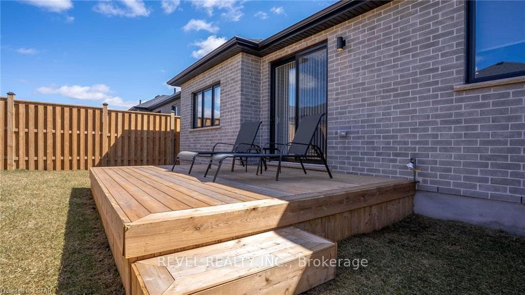 383 DAVENTRY WAY N/A Unit 70 photo 29