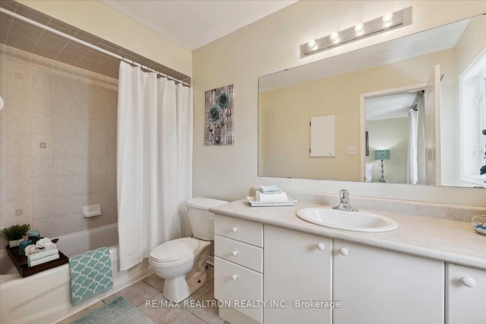 204 Banbrooke Crescent Unit (Main) photo 21