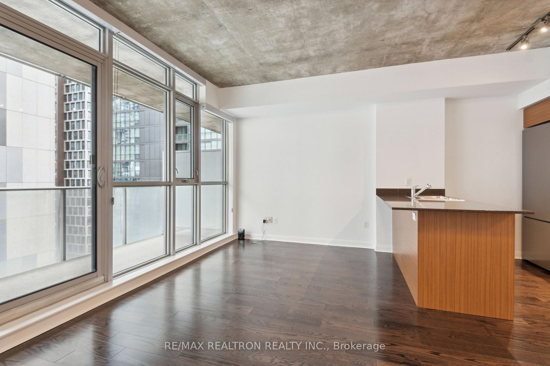 375 King Street Unit 2006 photo 16