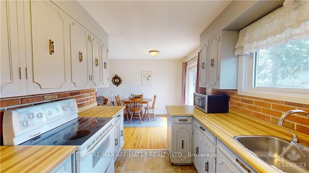 25 LANCASTER Avenue photo 8