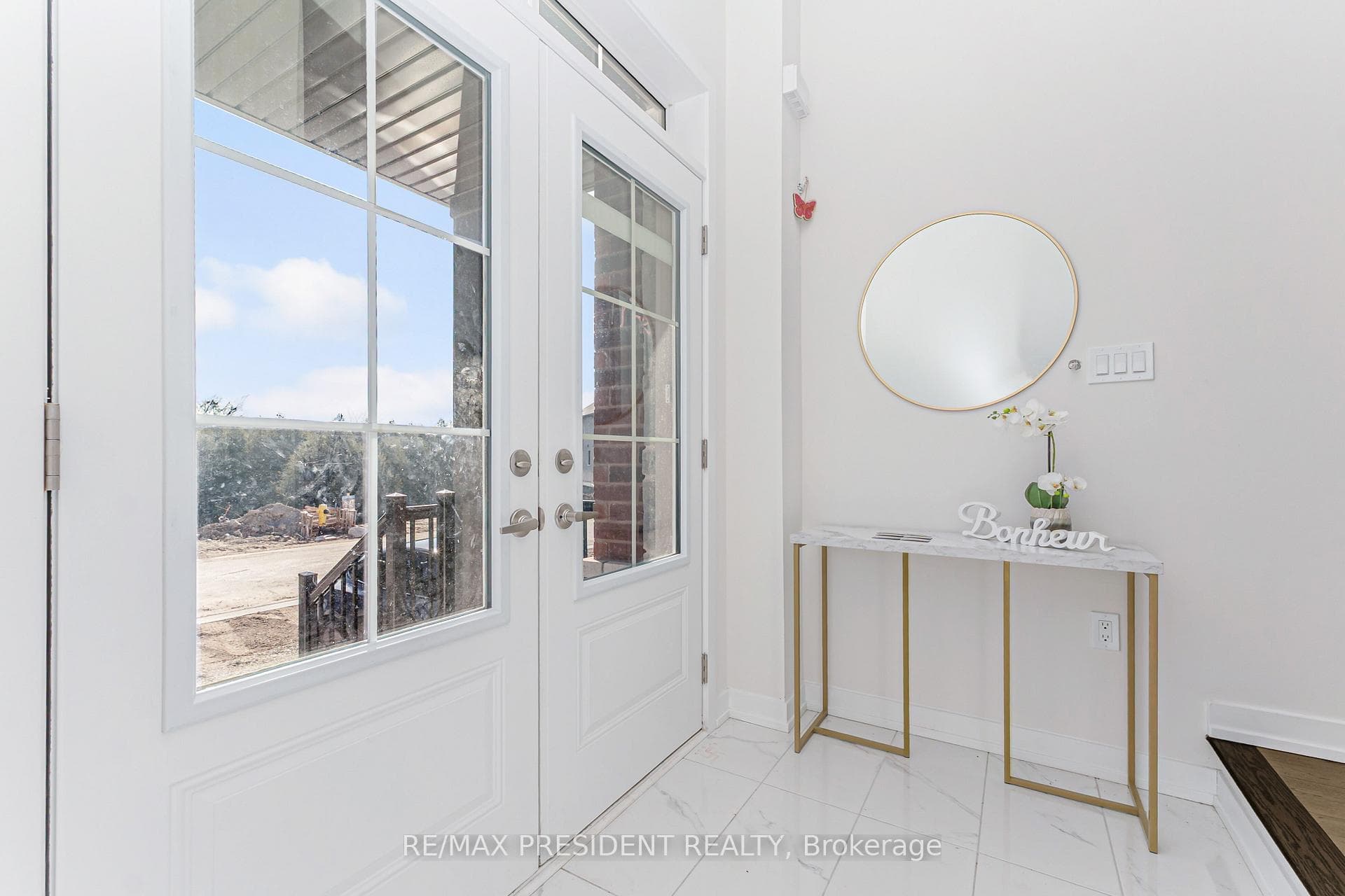 39 Henshaw Drive photo 2