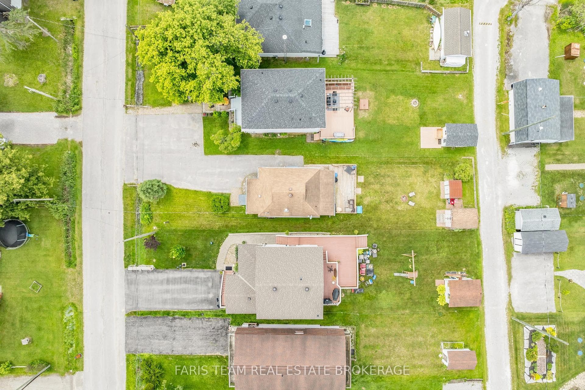 1066 Wood Street photo 27