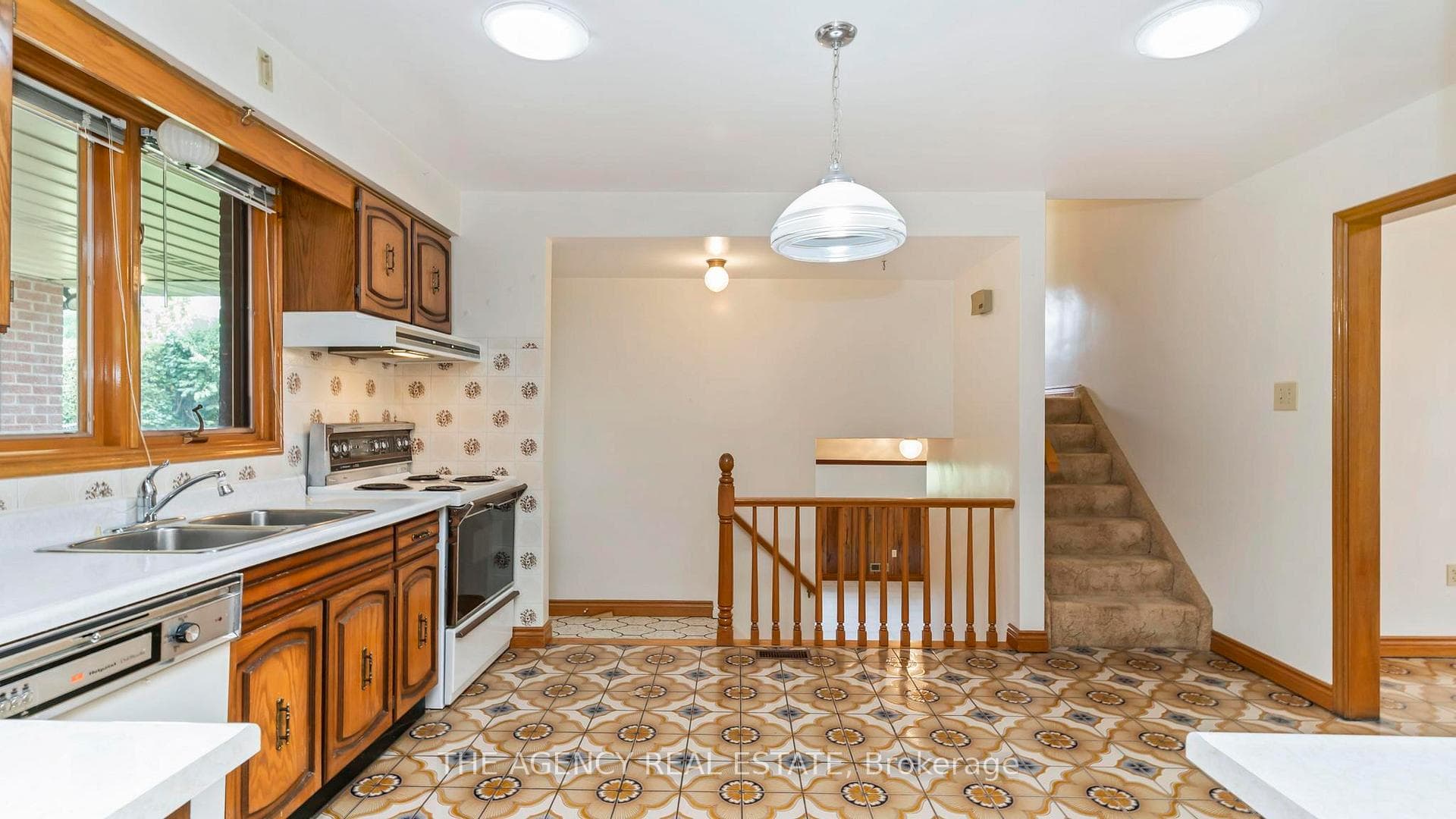 272 Wilkins Street photo 11