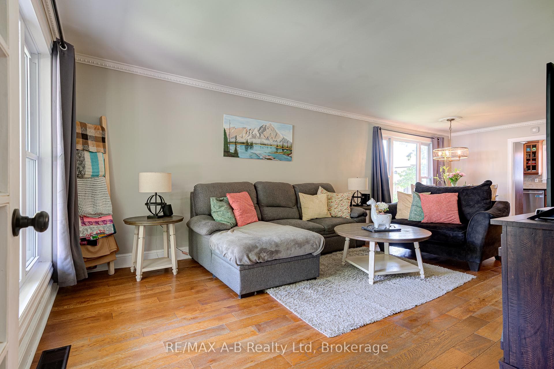 243 King Street photo 9