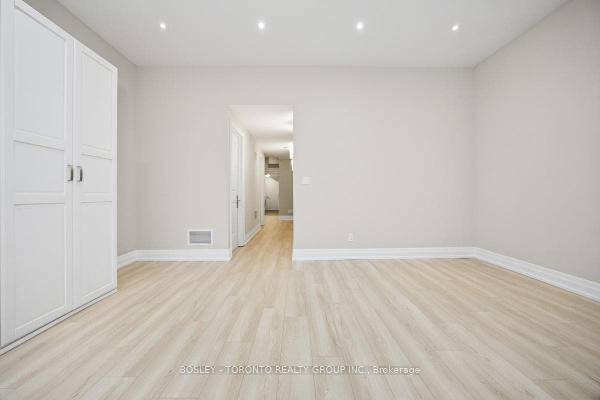 290 Cranbrooke Avenue photo 43