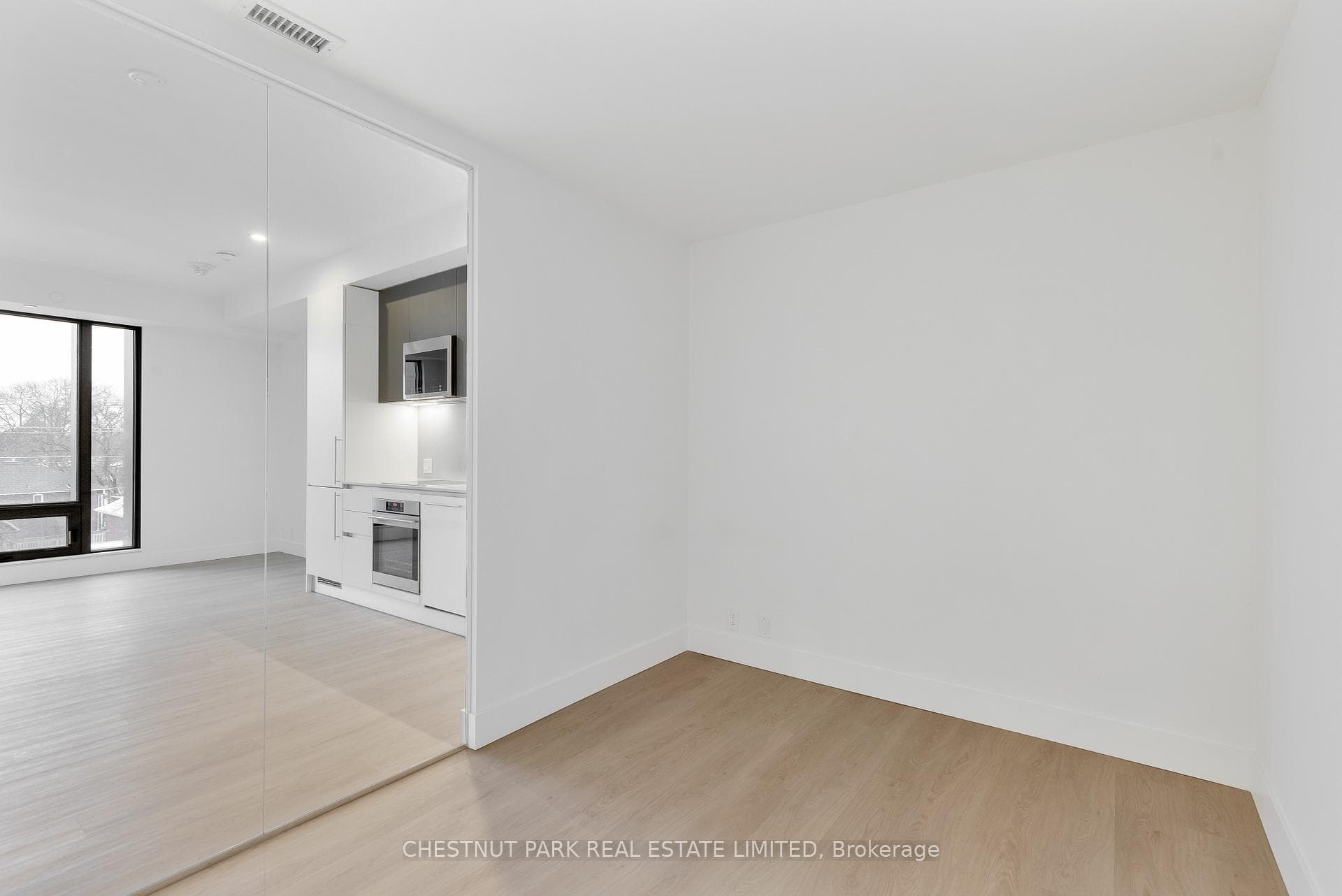 1414 Bayview Avenue Unit 301 photo 32