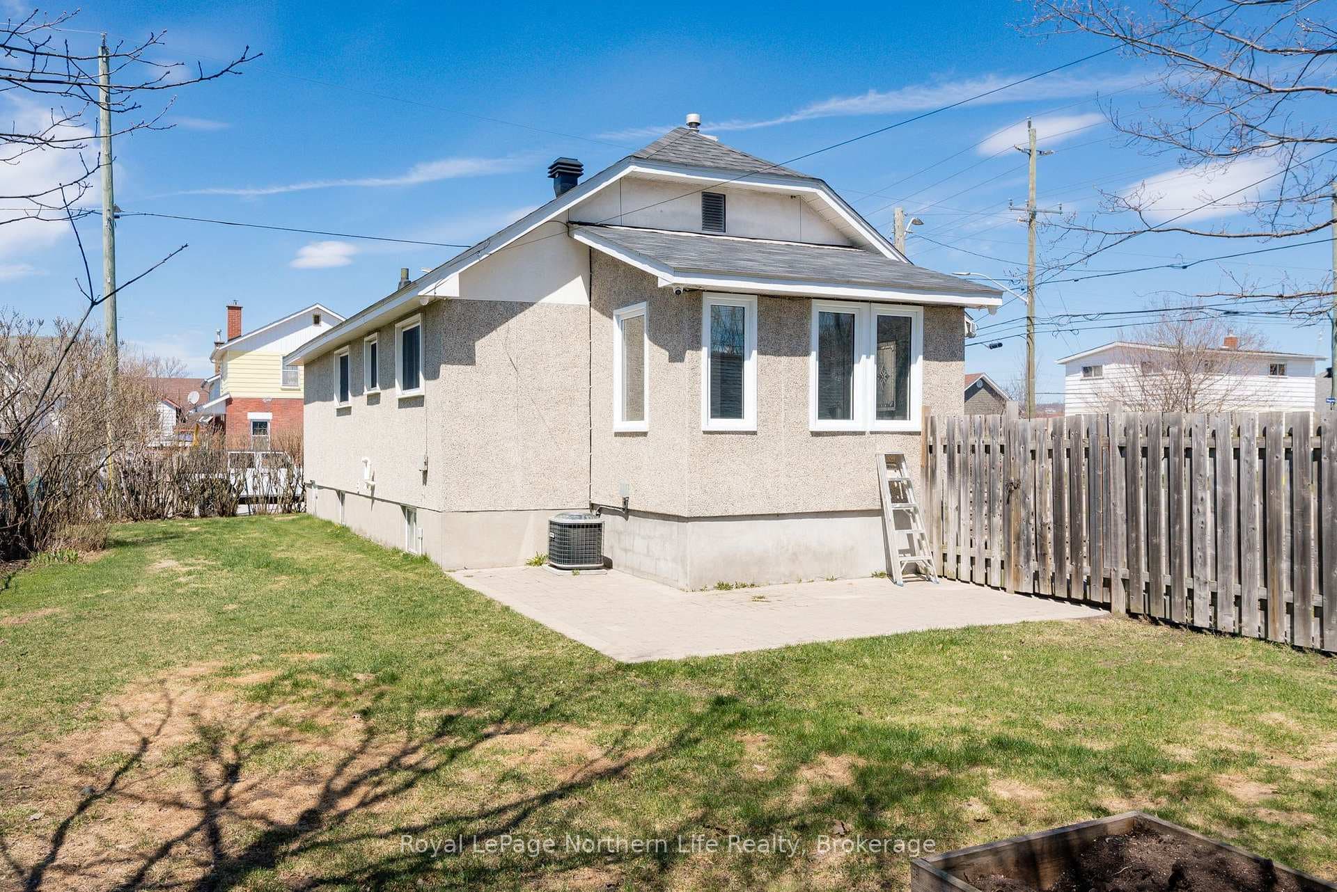 1093 Regina Street photo 8