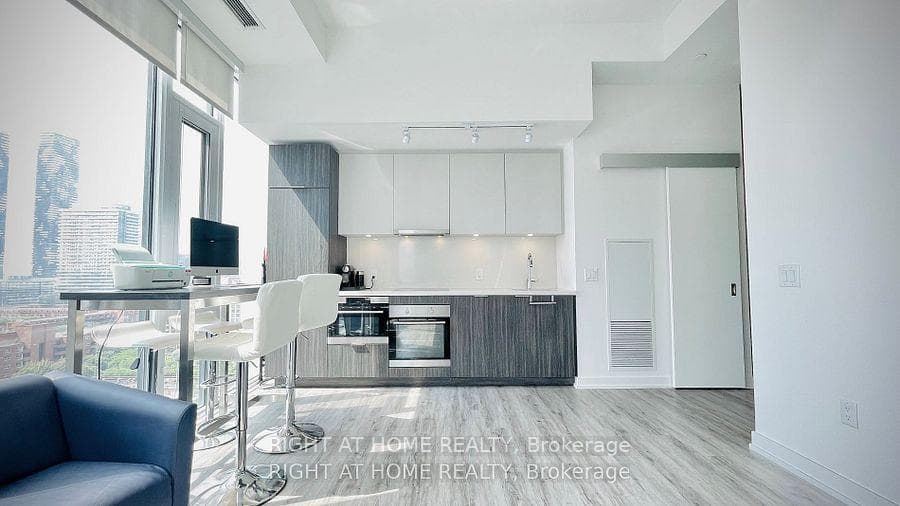 158 Front Street Unit 1314 photo 7