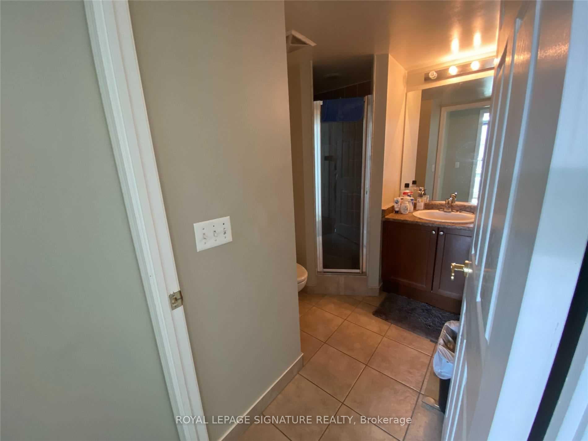 51 Lower Simcoe Street Unit 1515 photo 13
