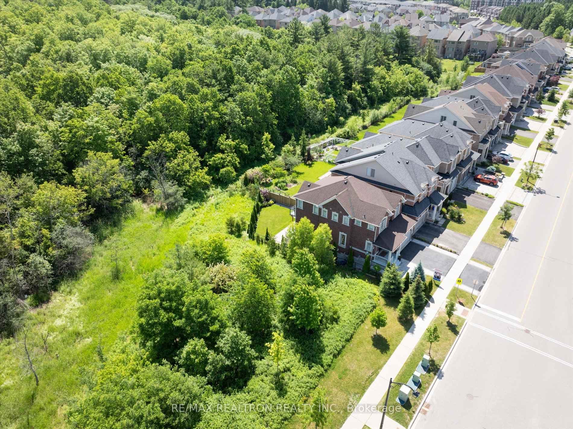 175 William Graham Drive photo 2