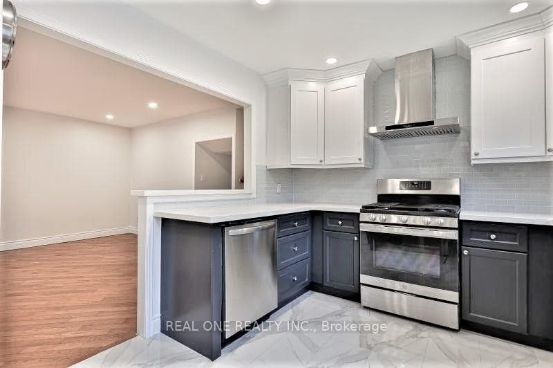 51 Bremen Lane photo 6