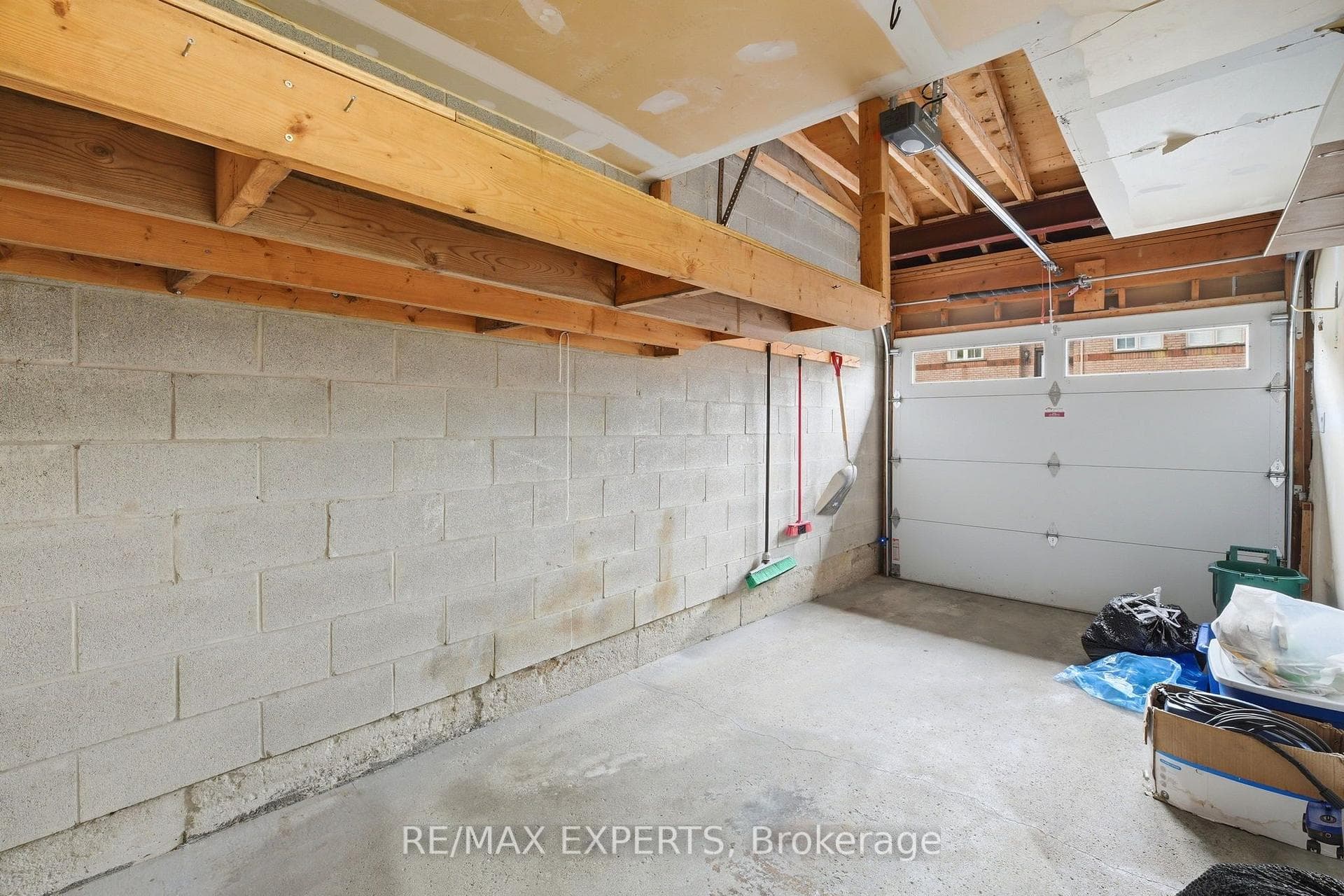 80 Tania Crescent Unit 7 photo 36