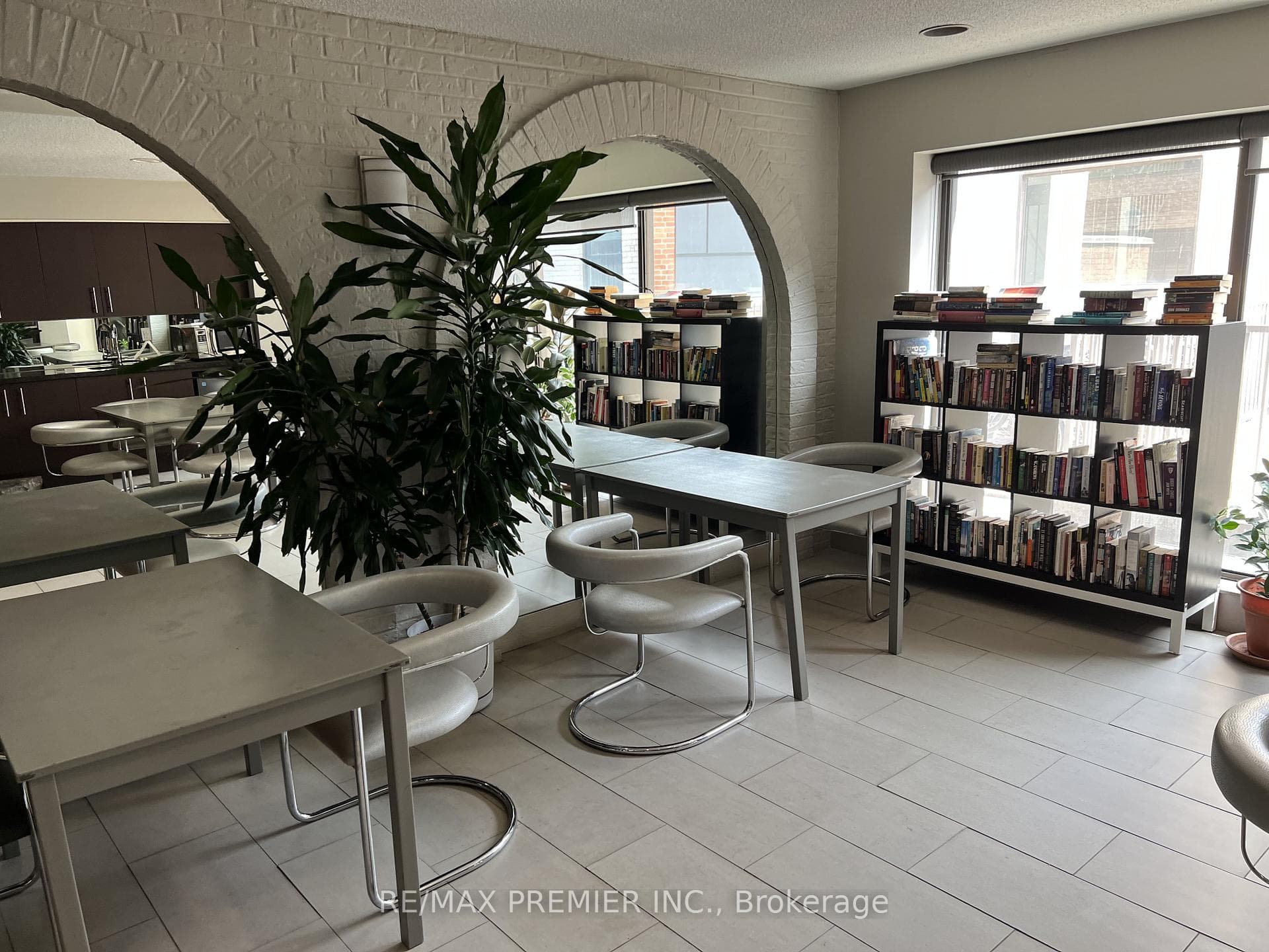80 St Patrick Street Unit 718 photo 11
