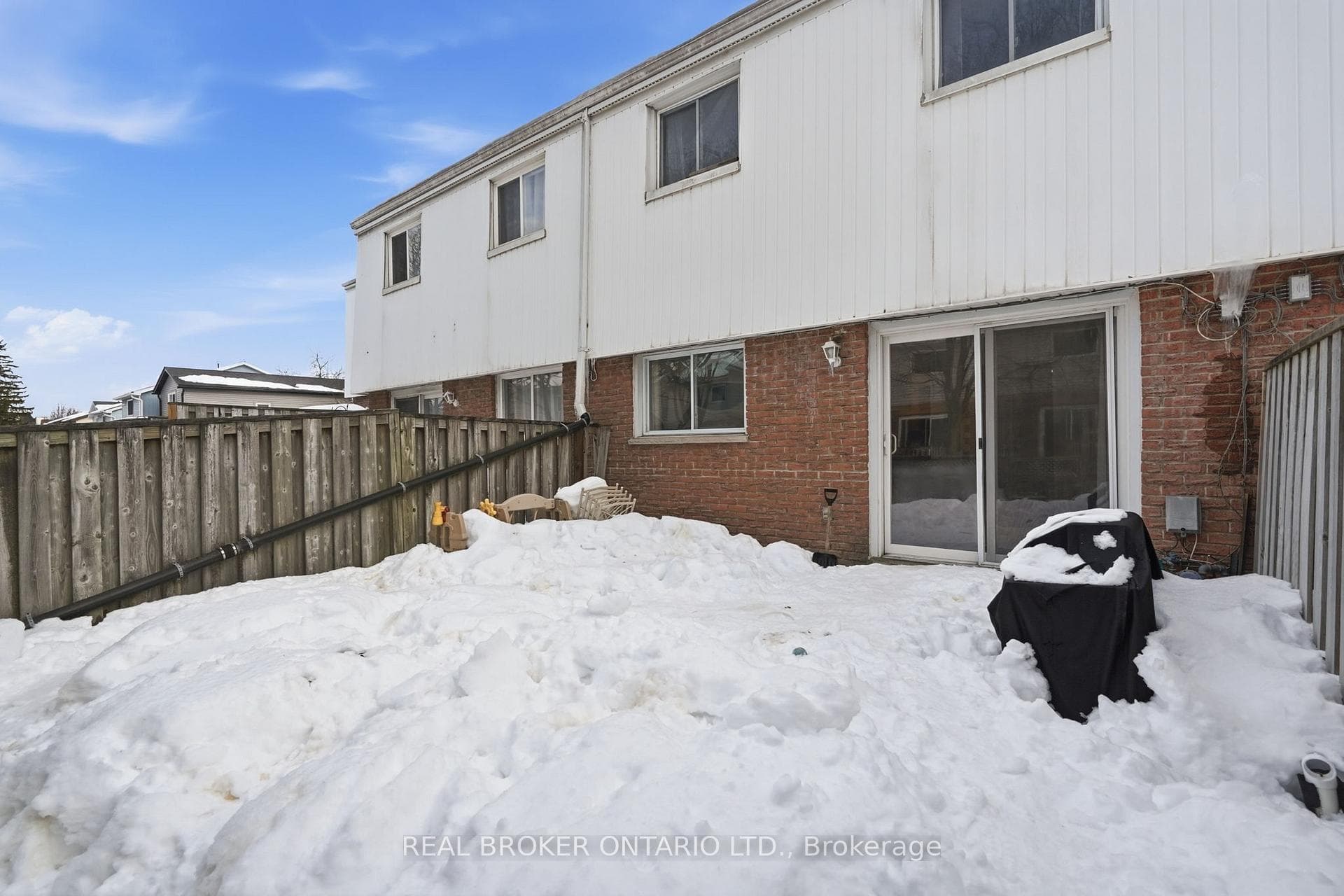 325 William Street Unit 11 photo 32