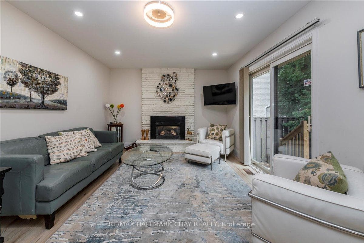 56 Marshall Street photo 17