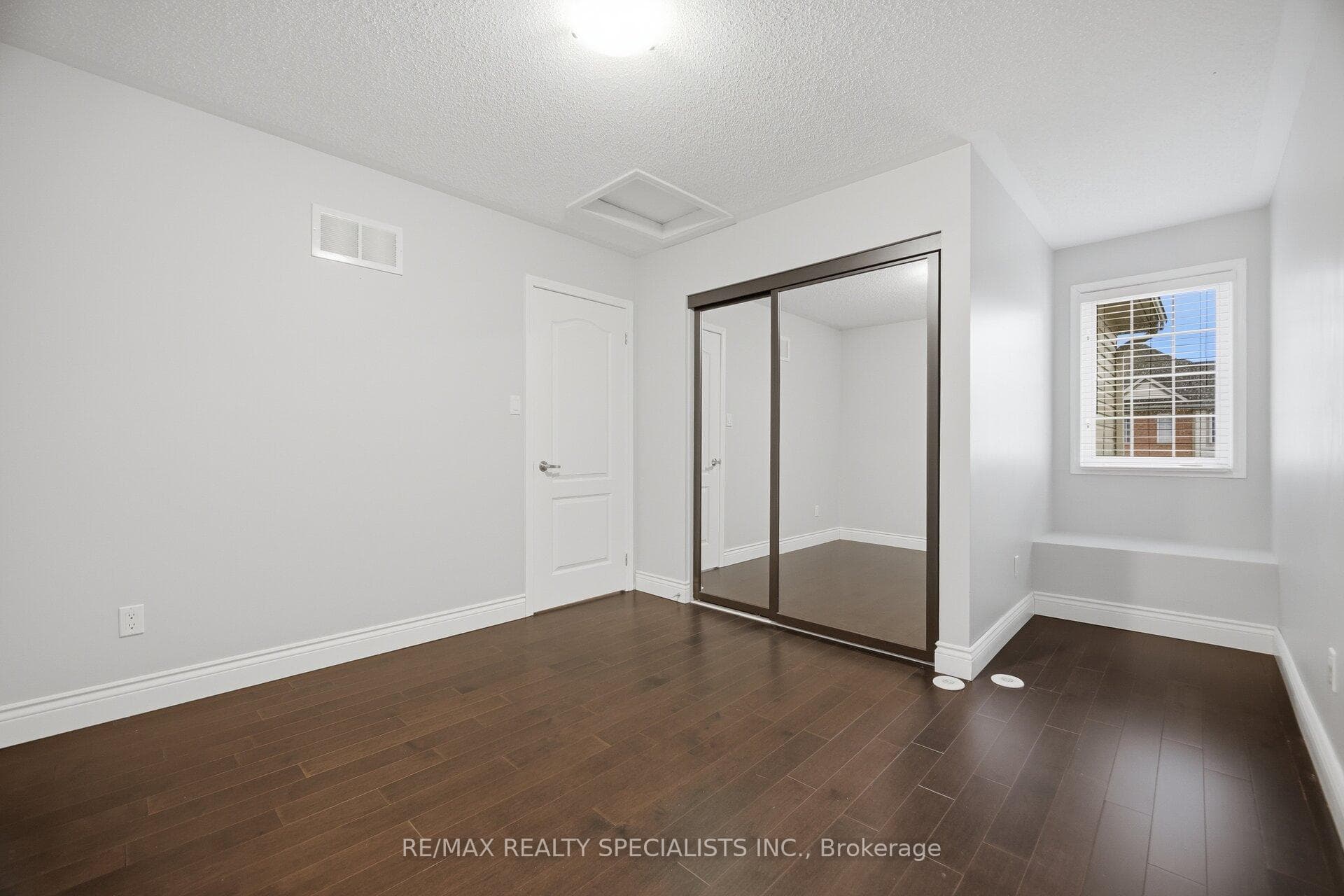 932 Sprague Place photo 38