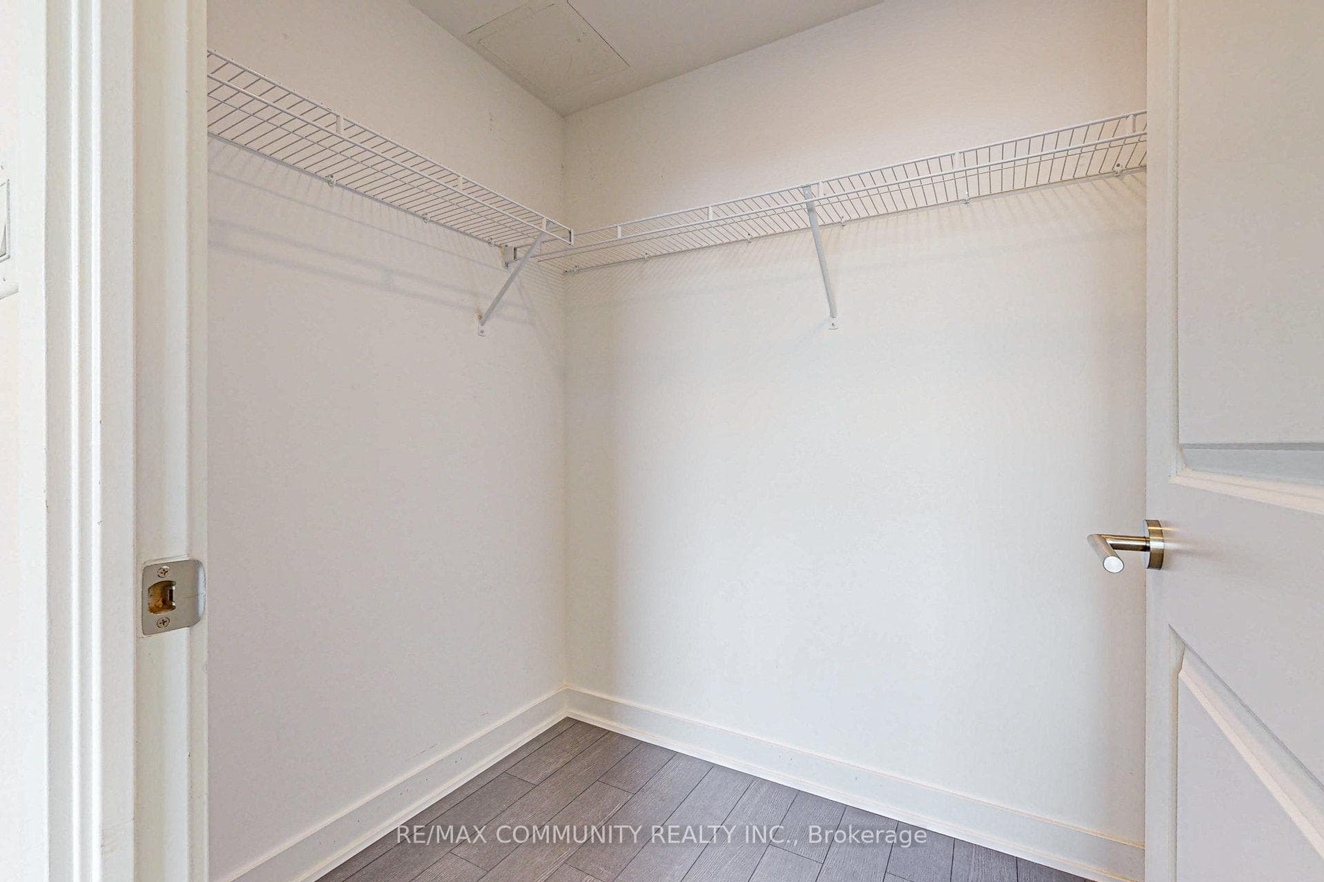 2799 Kingston Road Unit 319 photo 18