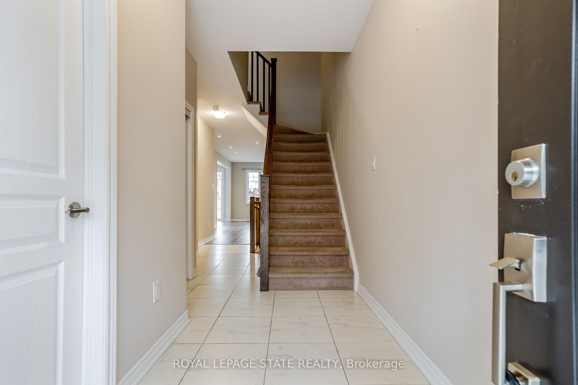 27 Waterview Lane photo 4
