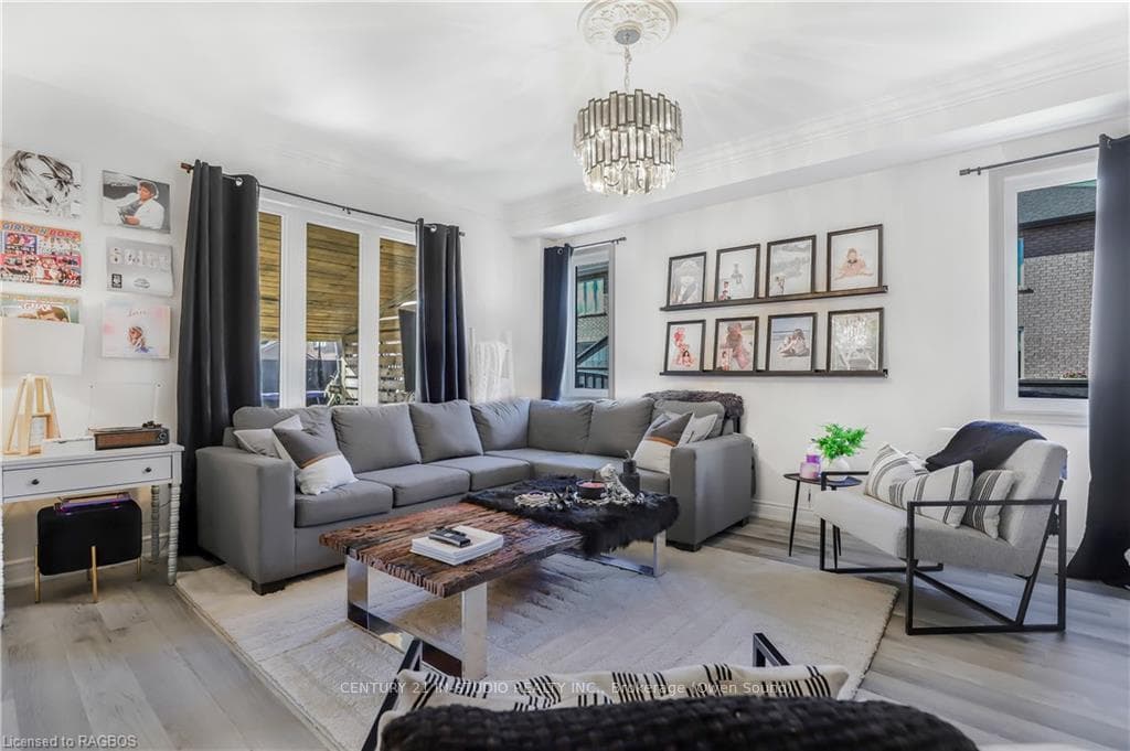 47 WEIR Street photo 34