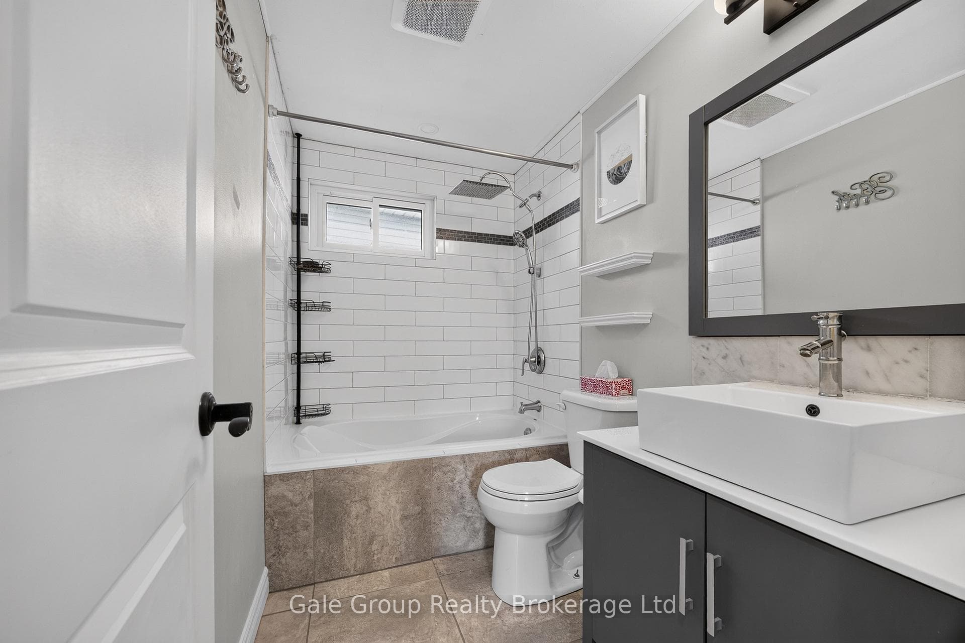 925 Sunset Boulevard photo 25