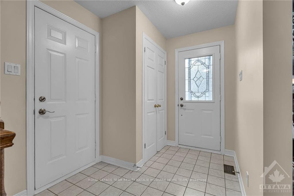 128 SPRINGCREEK Crescent photo 2