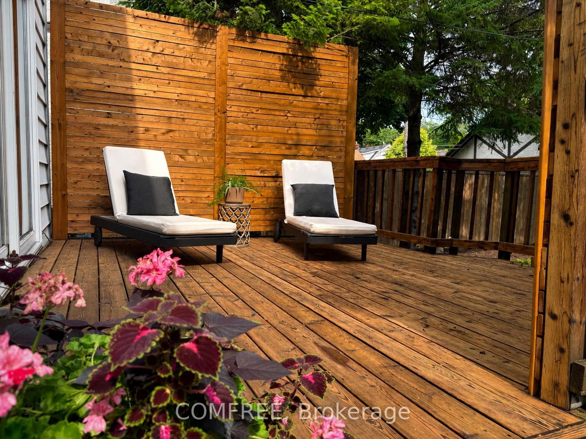 1815 Iroquois Street photo 18