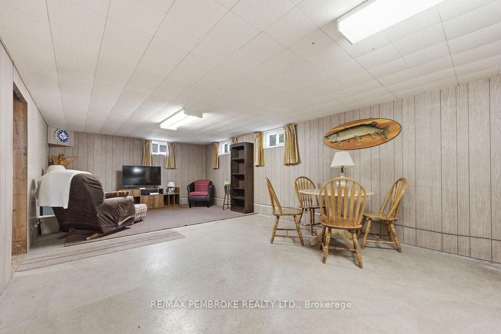 92 Ken Avenue photo 24