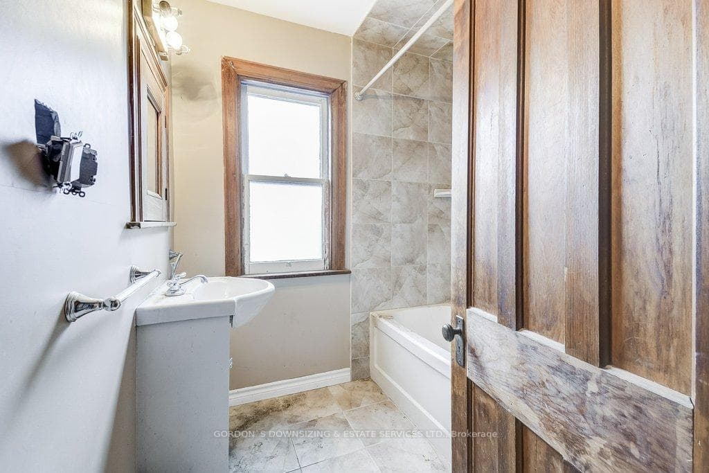 133 Homewood Avenue photo 31