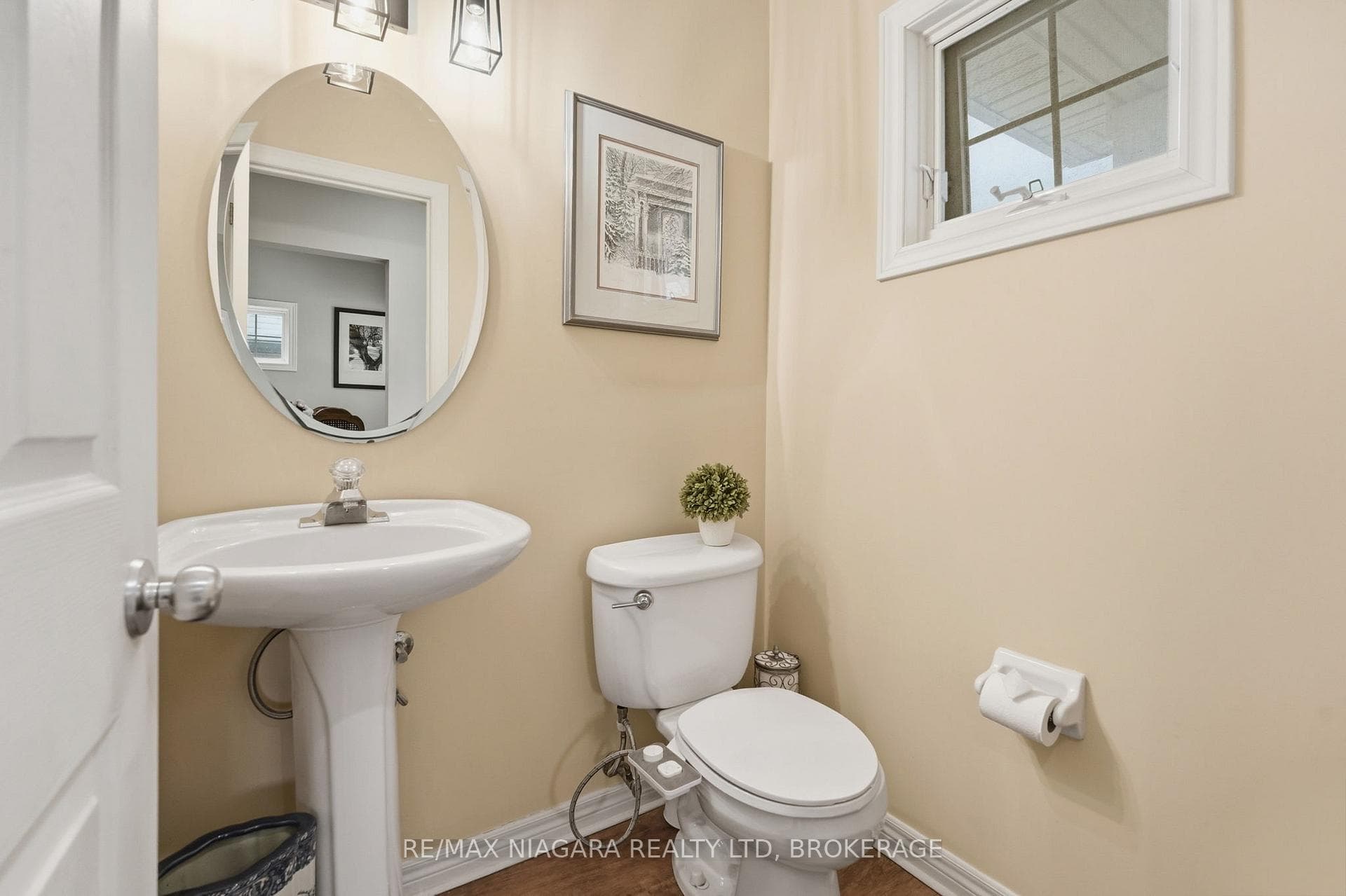 41 Frontier Drive photo 8