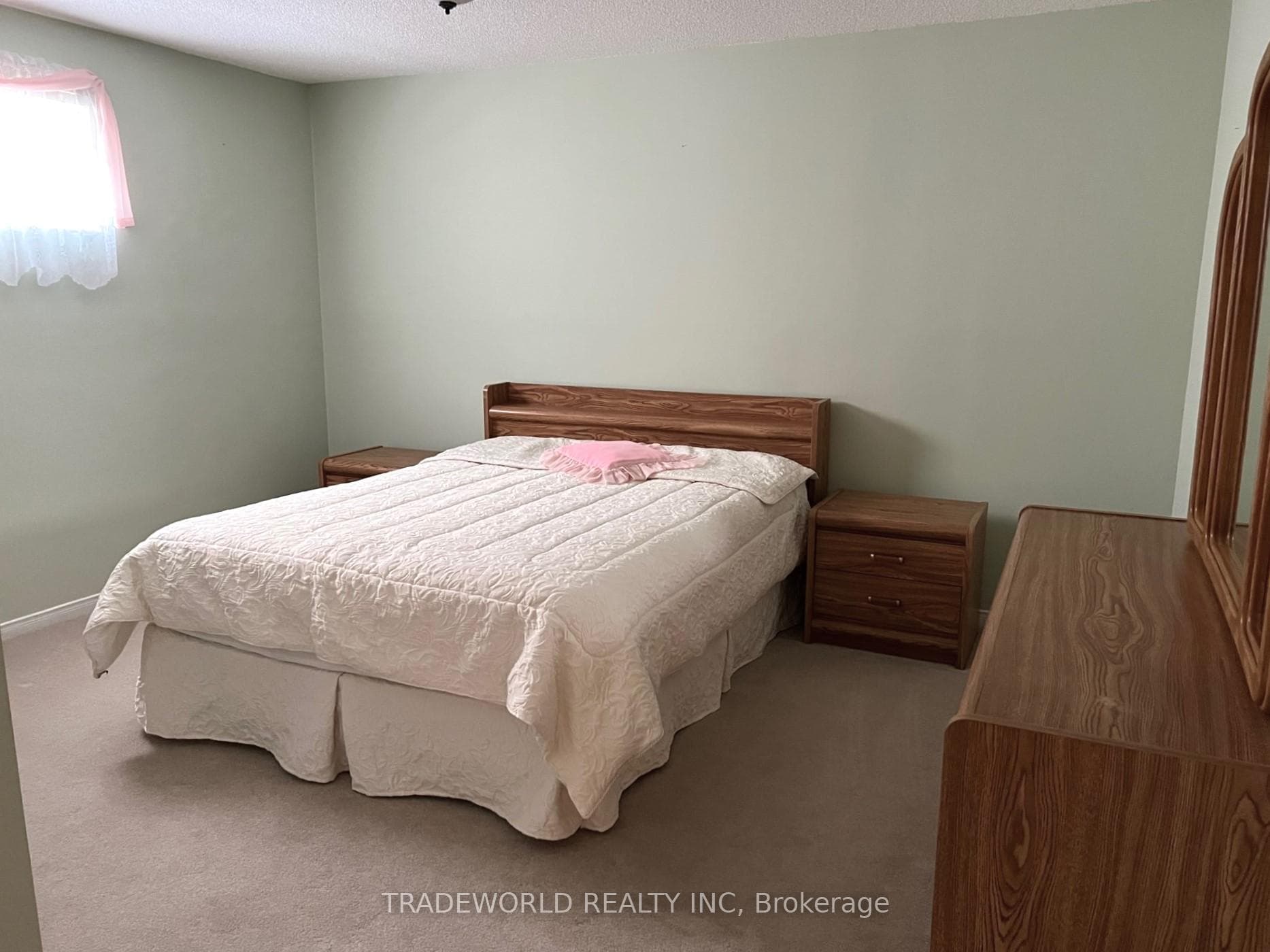 72 Srigley Street photo 20