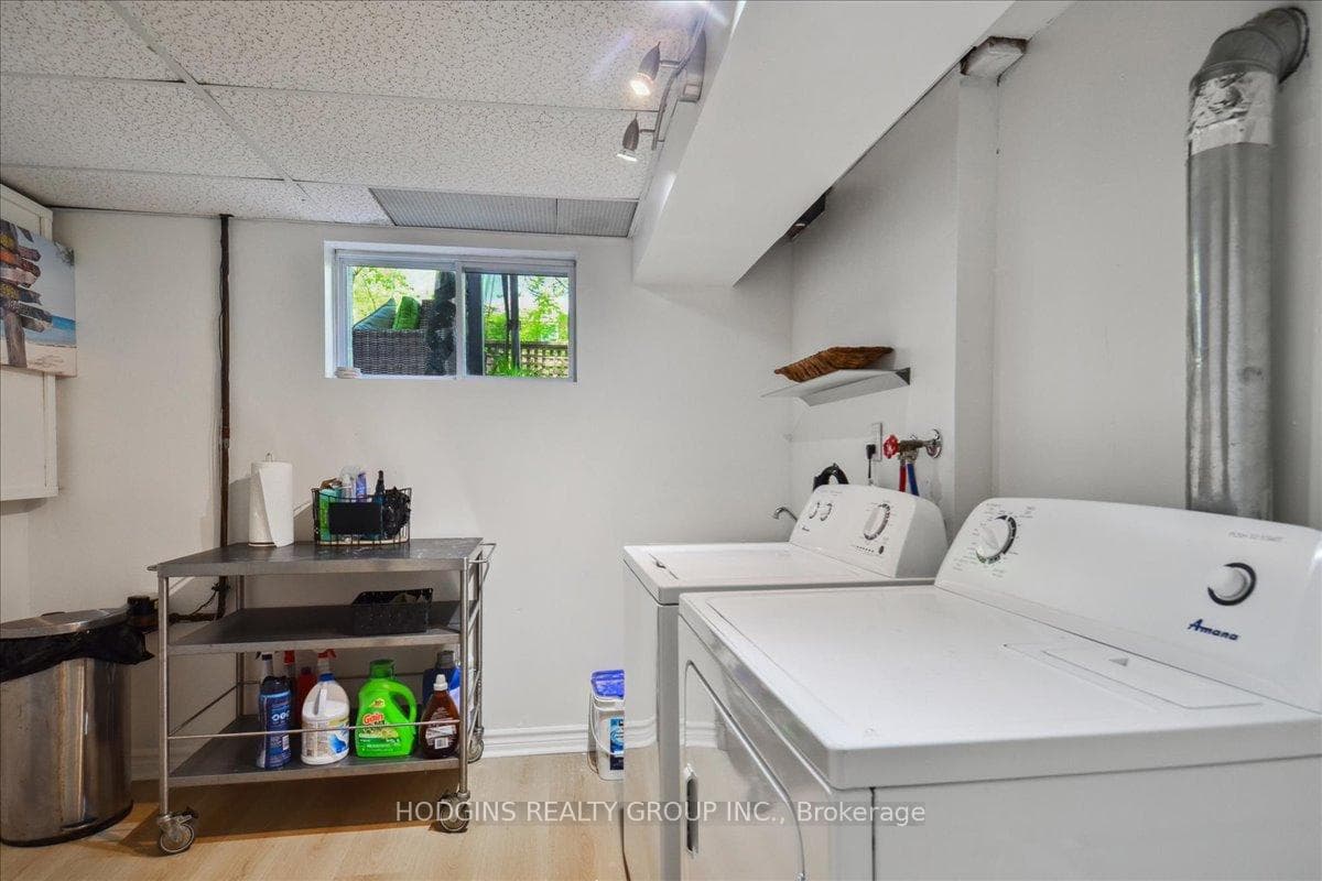 65 Mineola Road Unit Lower photo 10