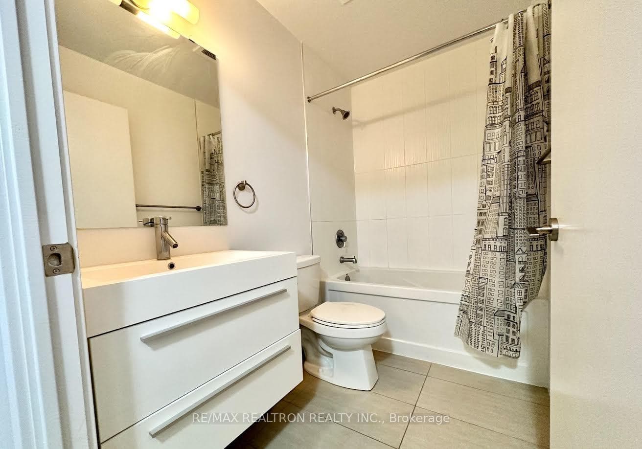 297 College Street Unit 627 photo 4