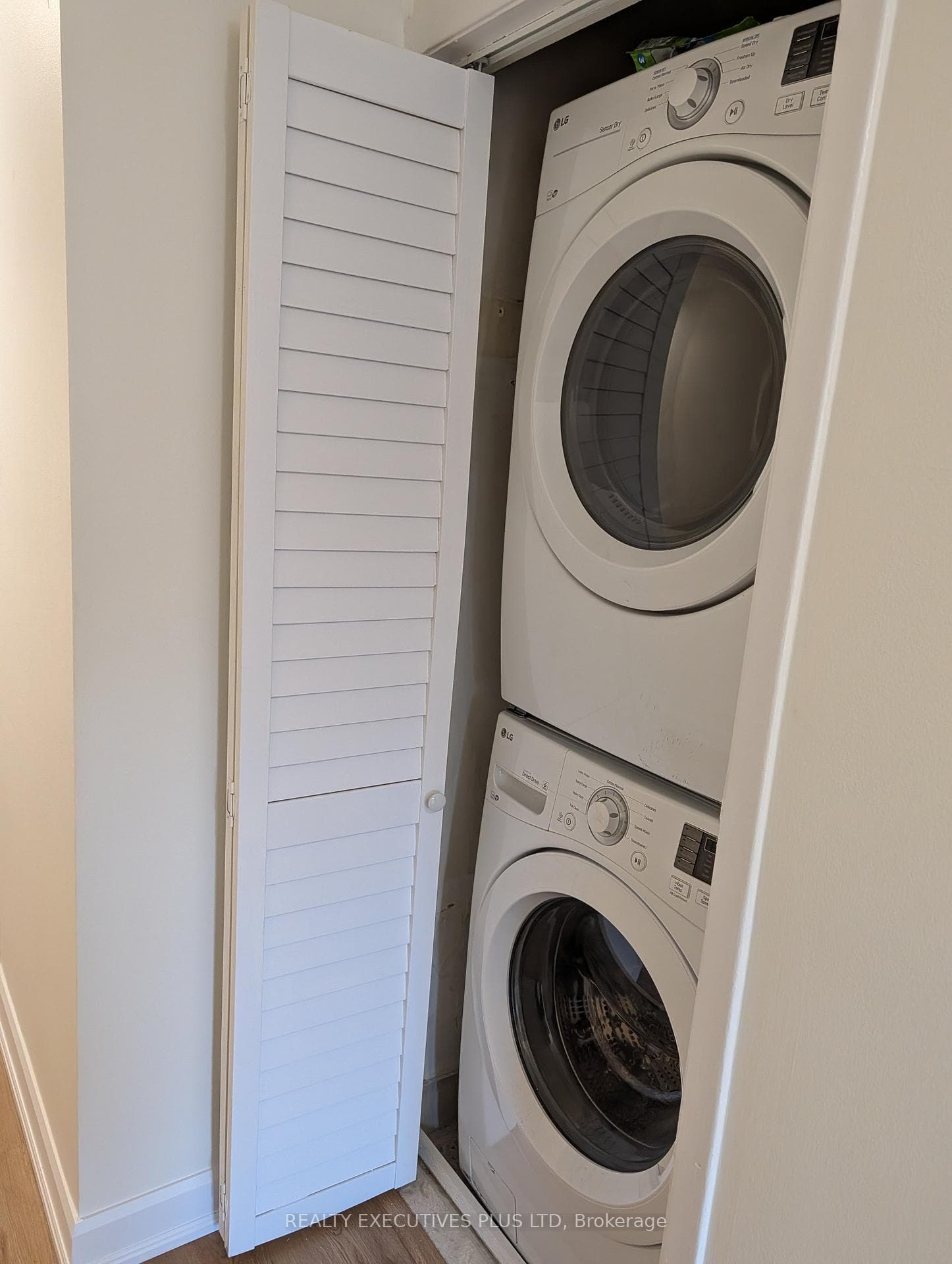 ensuite laundry