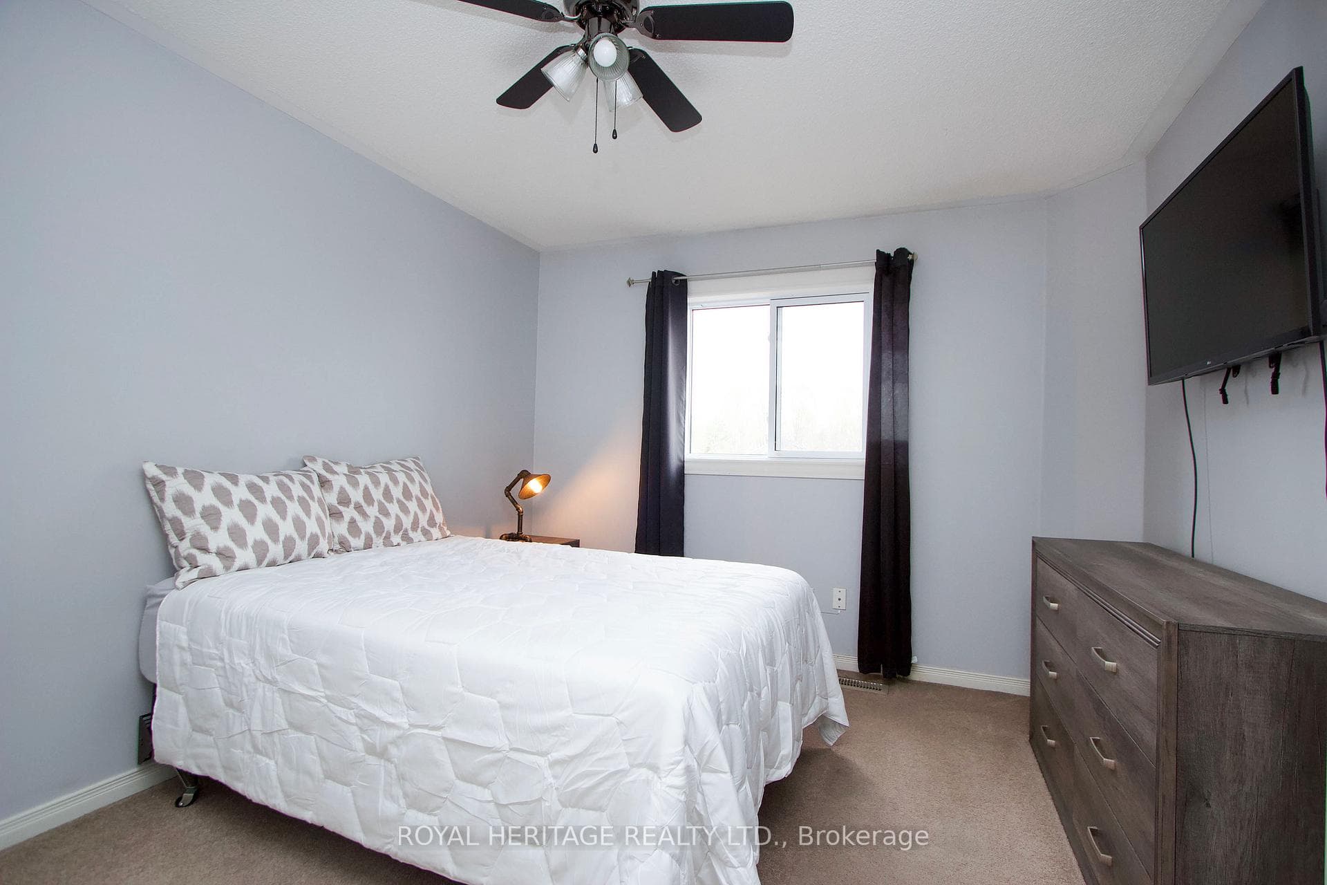 92 Booth Crescent photo 14