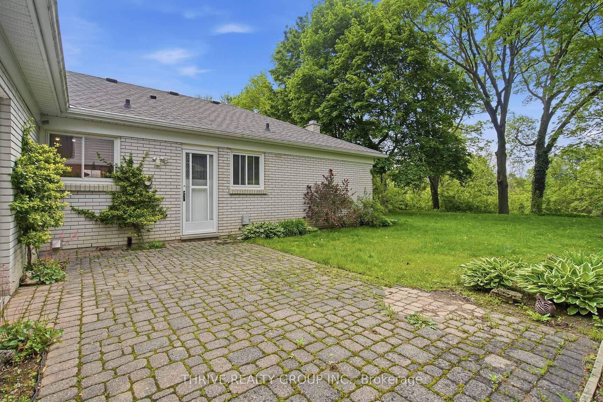 33 Benson Crescent photo 42