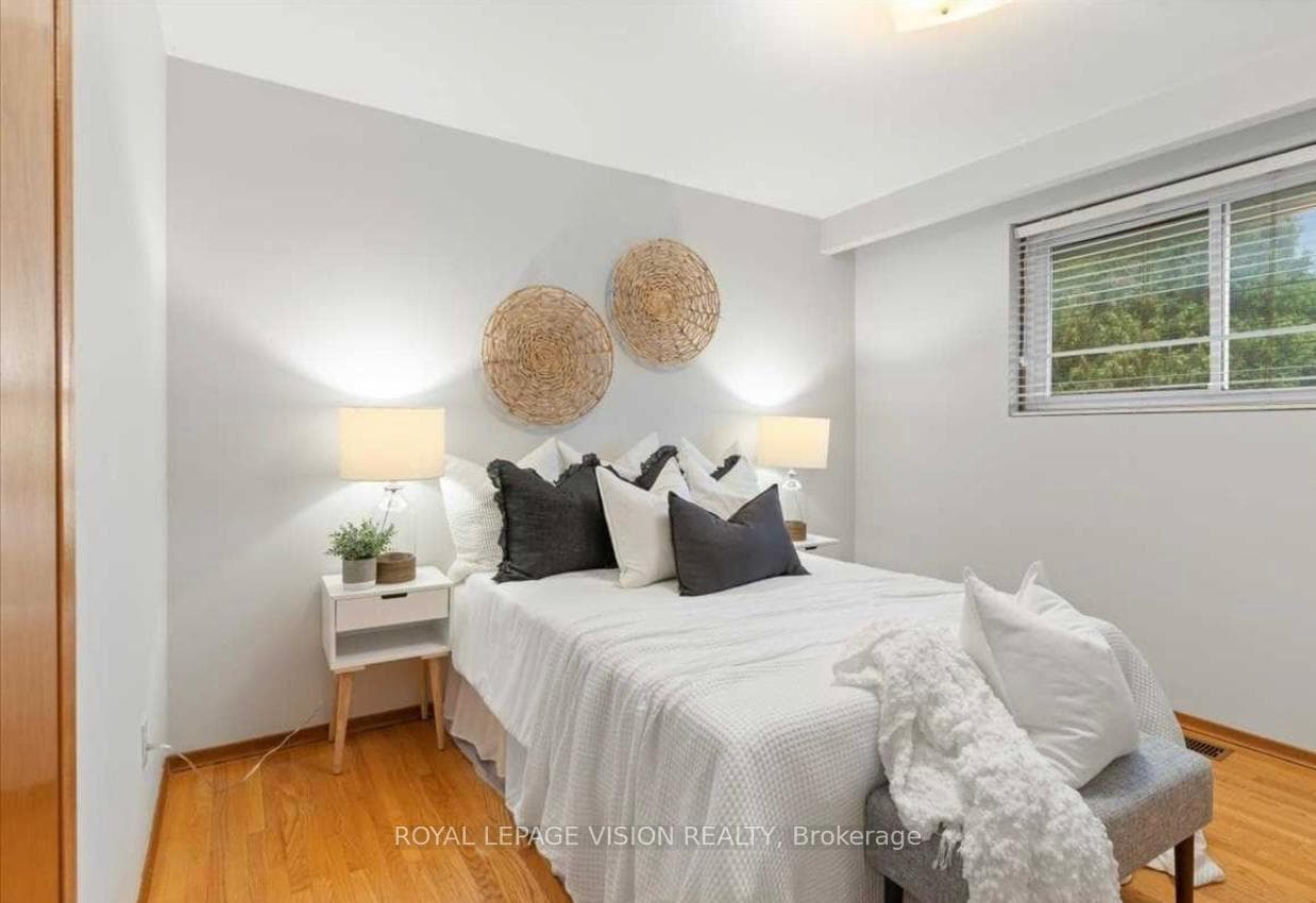 387 Fairlawn Street Unit Upper photo 9