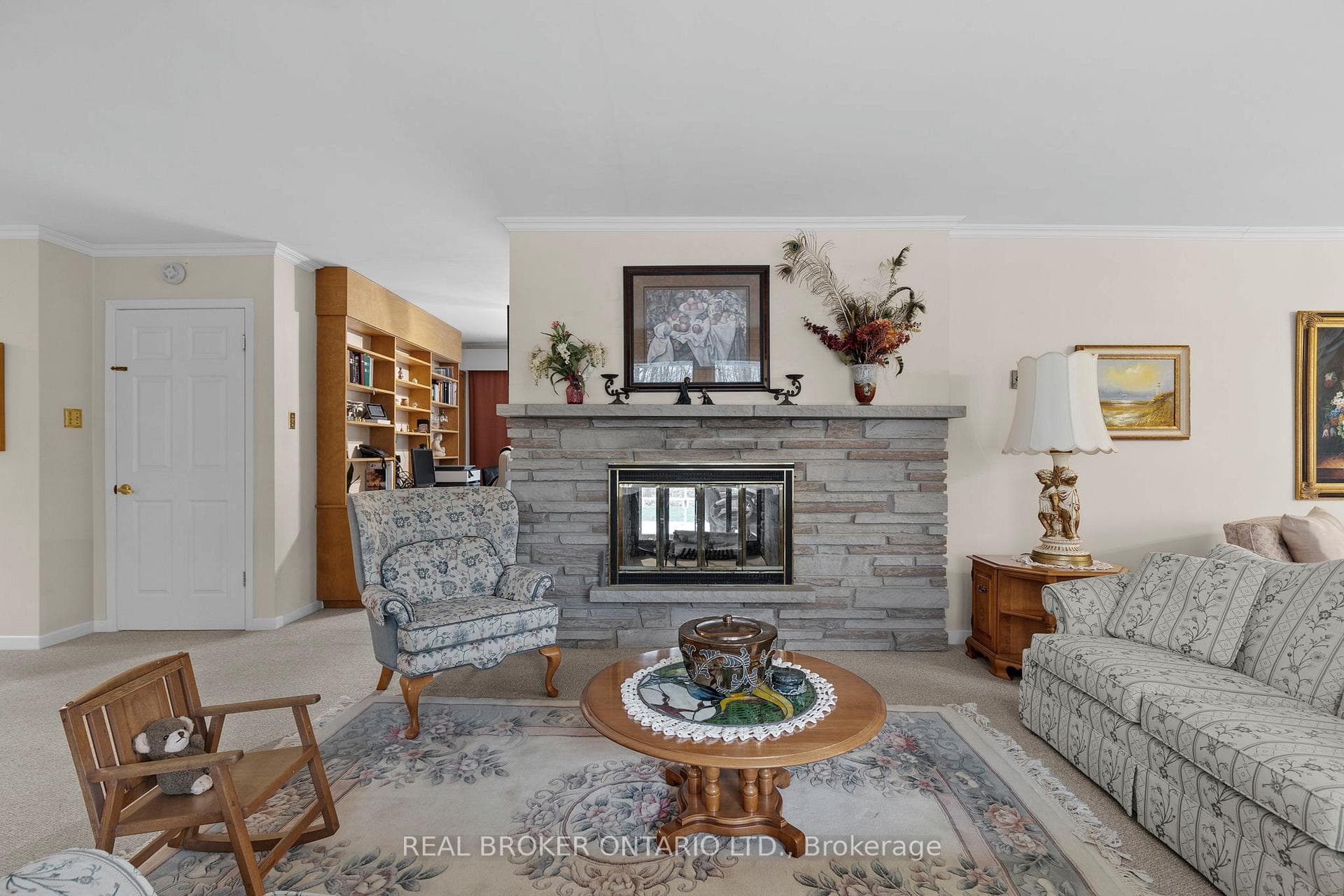 LIVING ROOM WITH FIREPLACE
