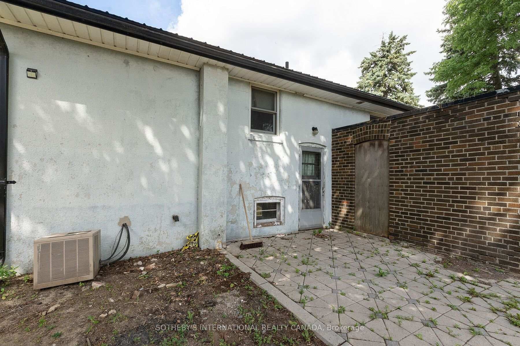 17 Ayre Point Road photo 34