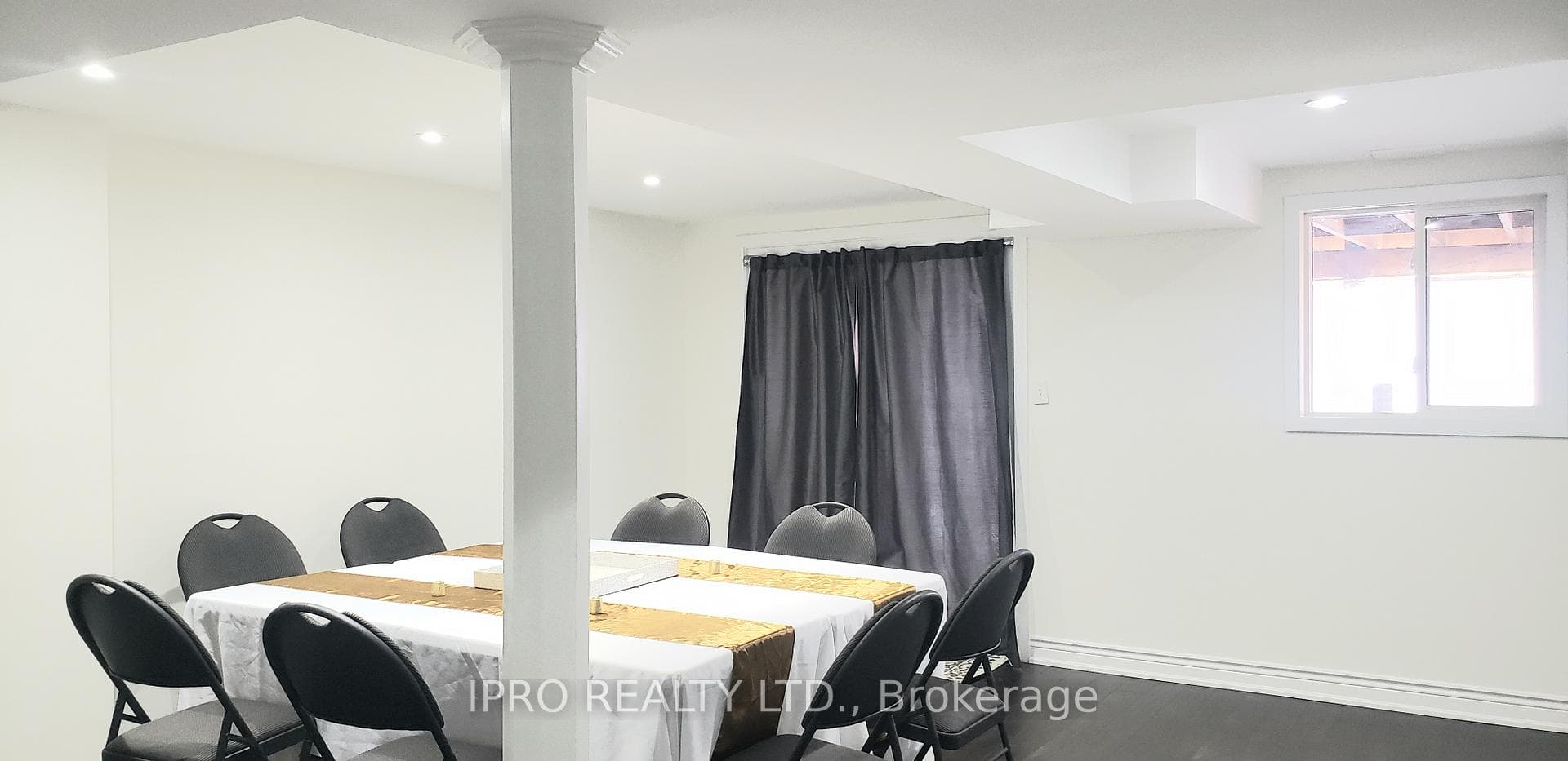 249 Warner Crescent photo 11