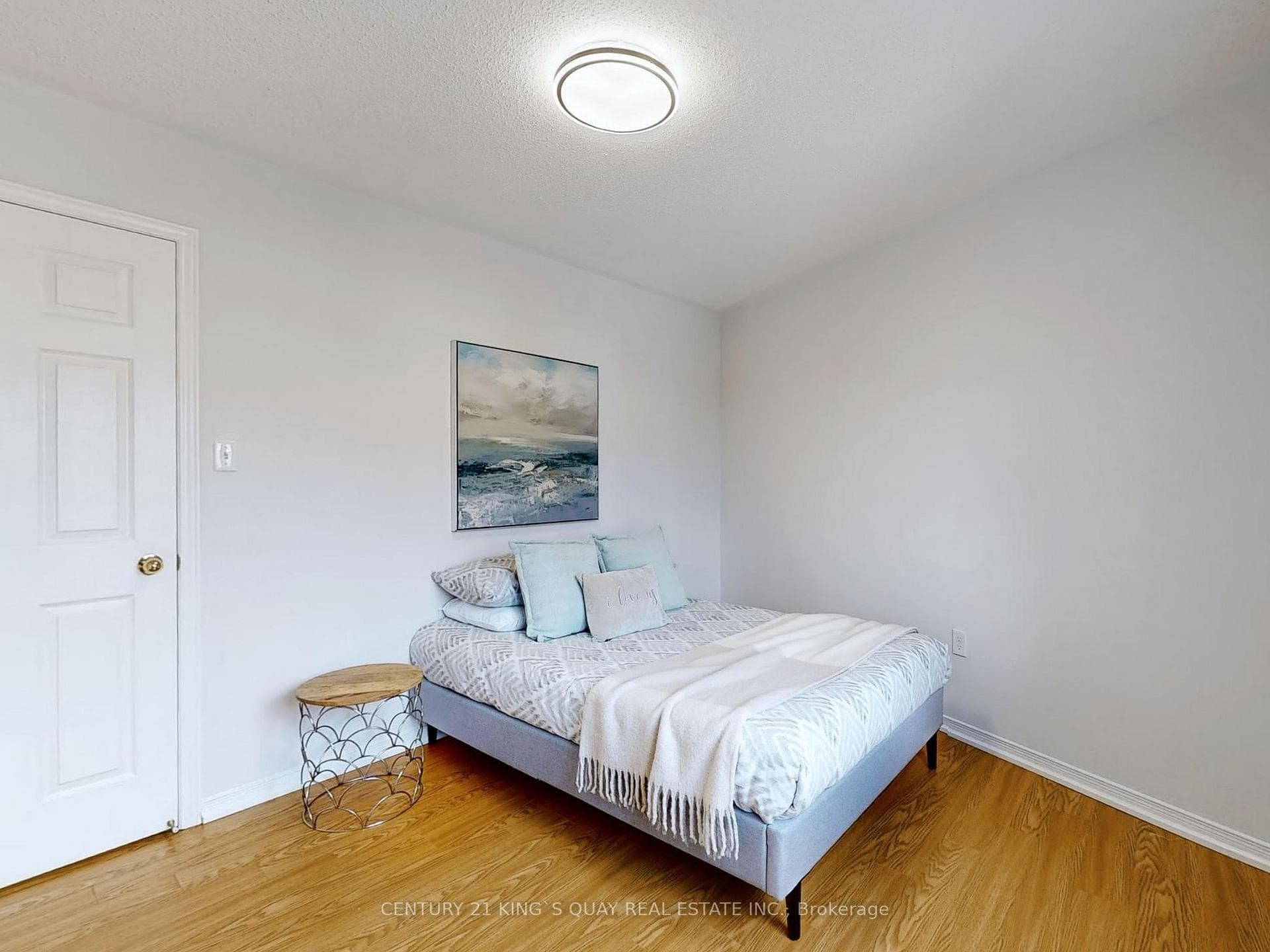 49 Prince Charles Way photo 31
