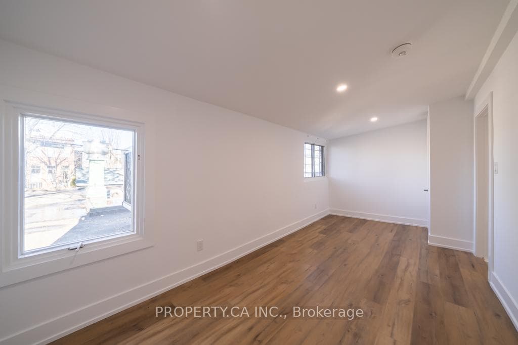 638 Queen Street Unit Upper photo 12