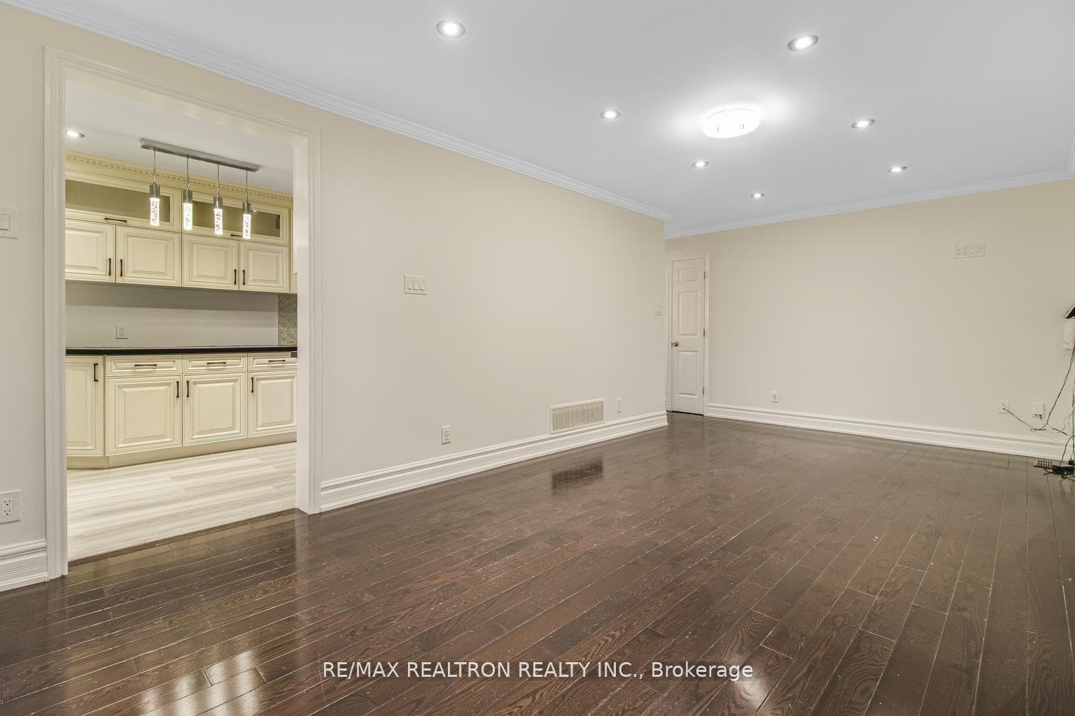 42 Verne Crescent photo 11