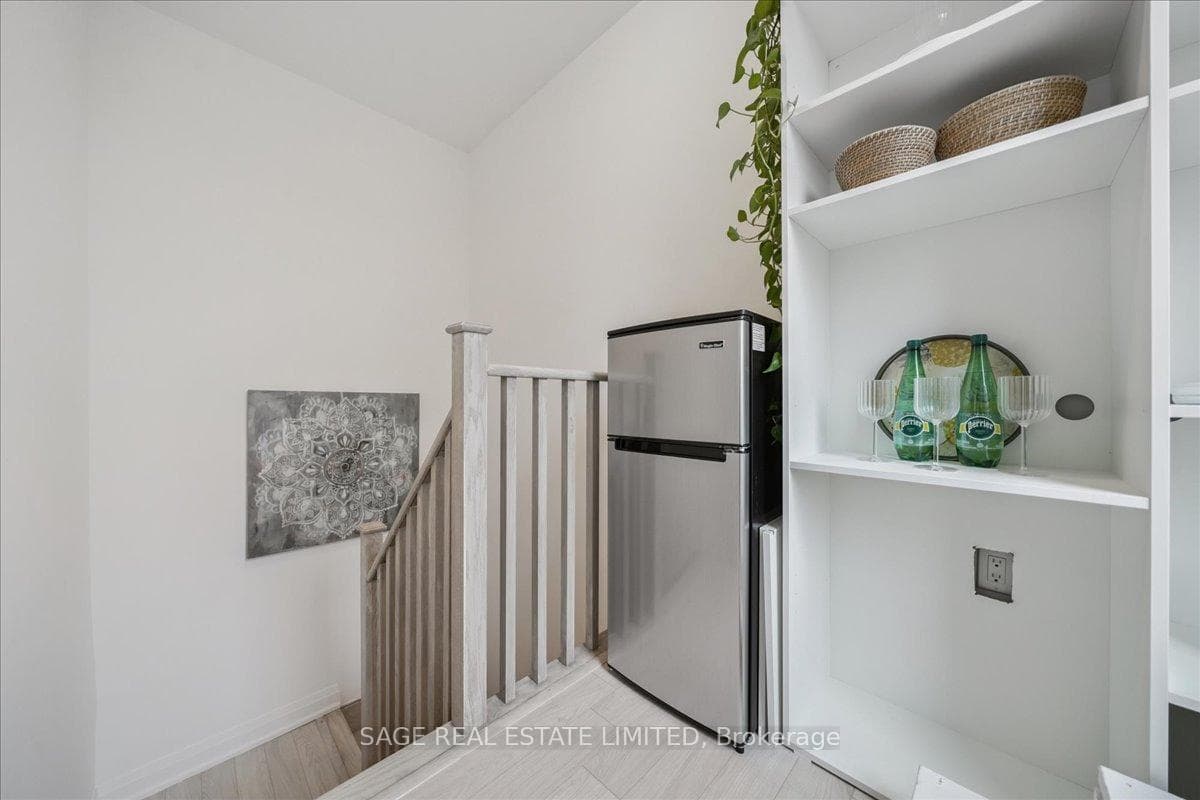 56 Coles Avenue Unit 203 photo 30