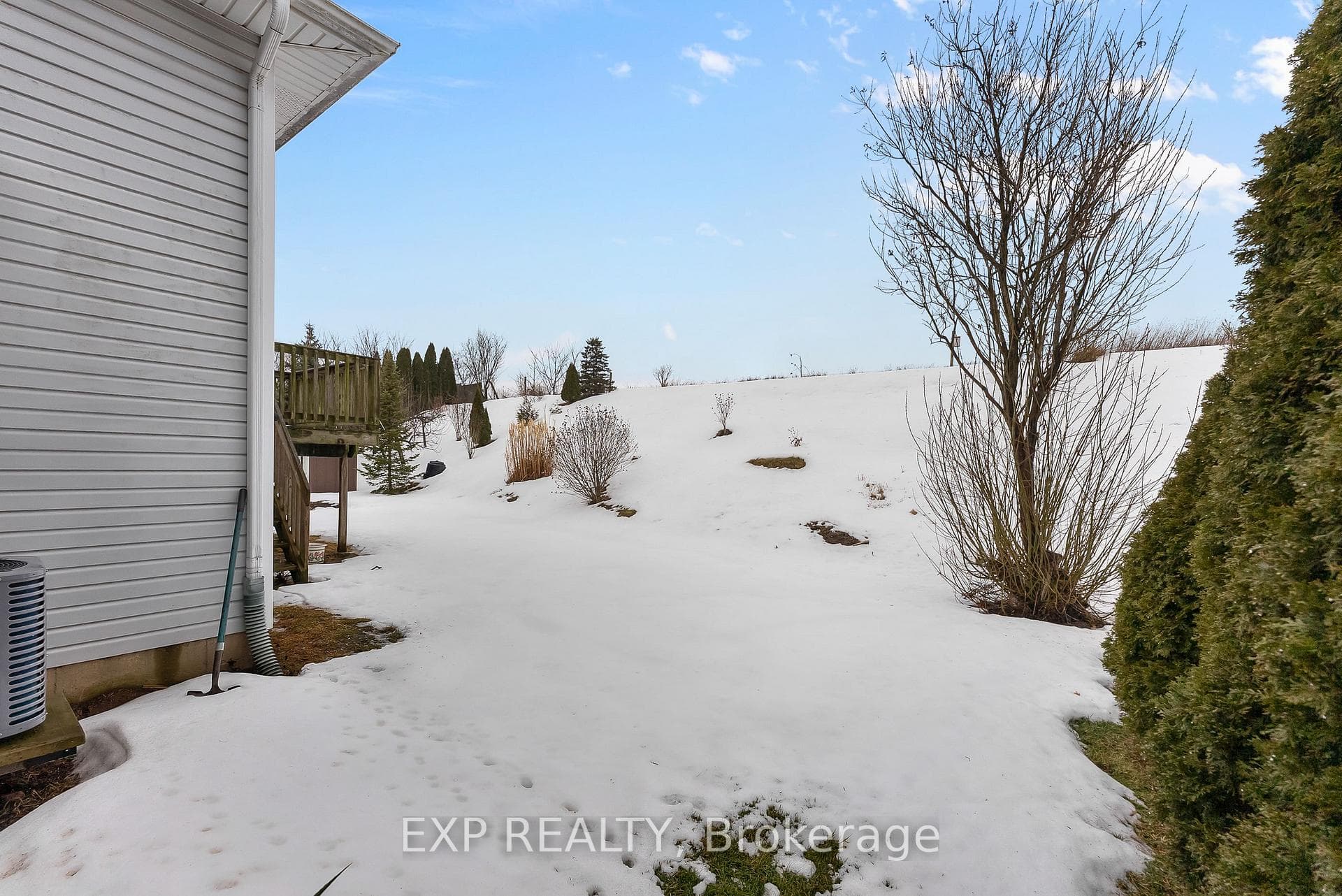 86 WINDLE VILLAGE Crescent photo 18