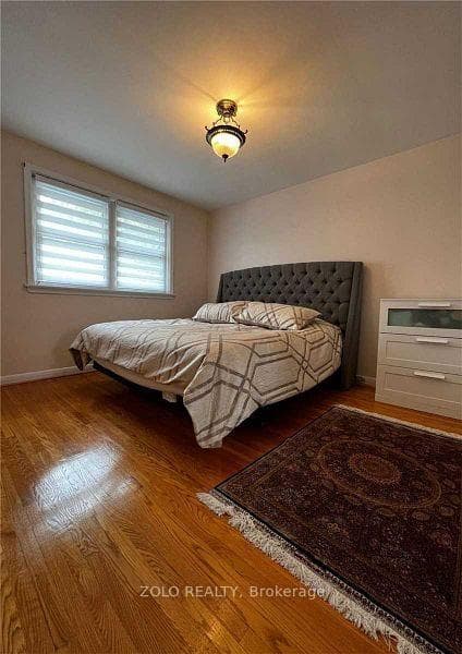 346 Wenlock Ave. Avenue Unit Main Floor photo 6