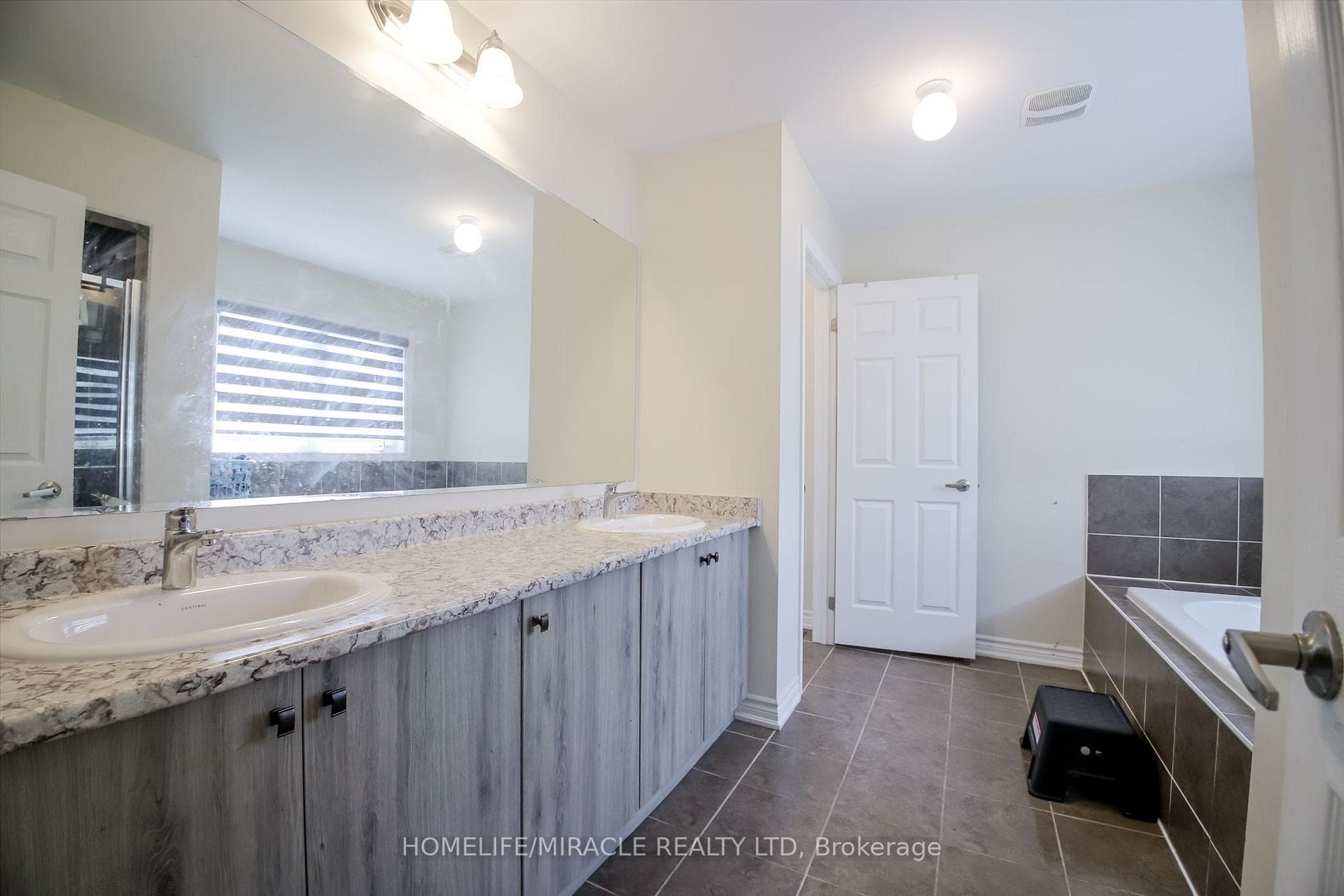 1301 Apollo Street photo 36