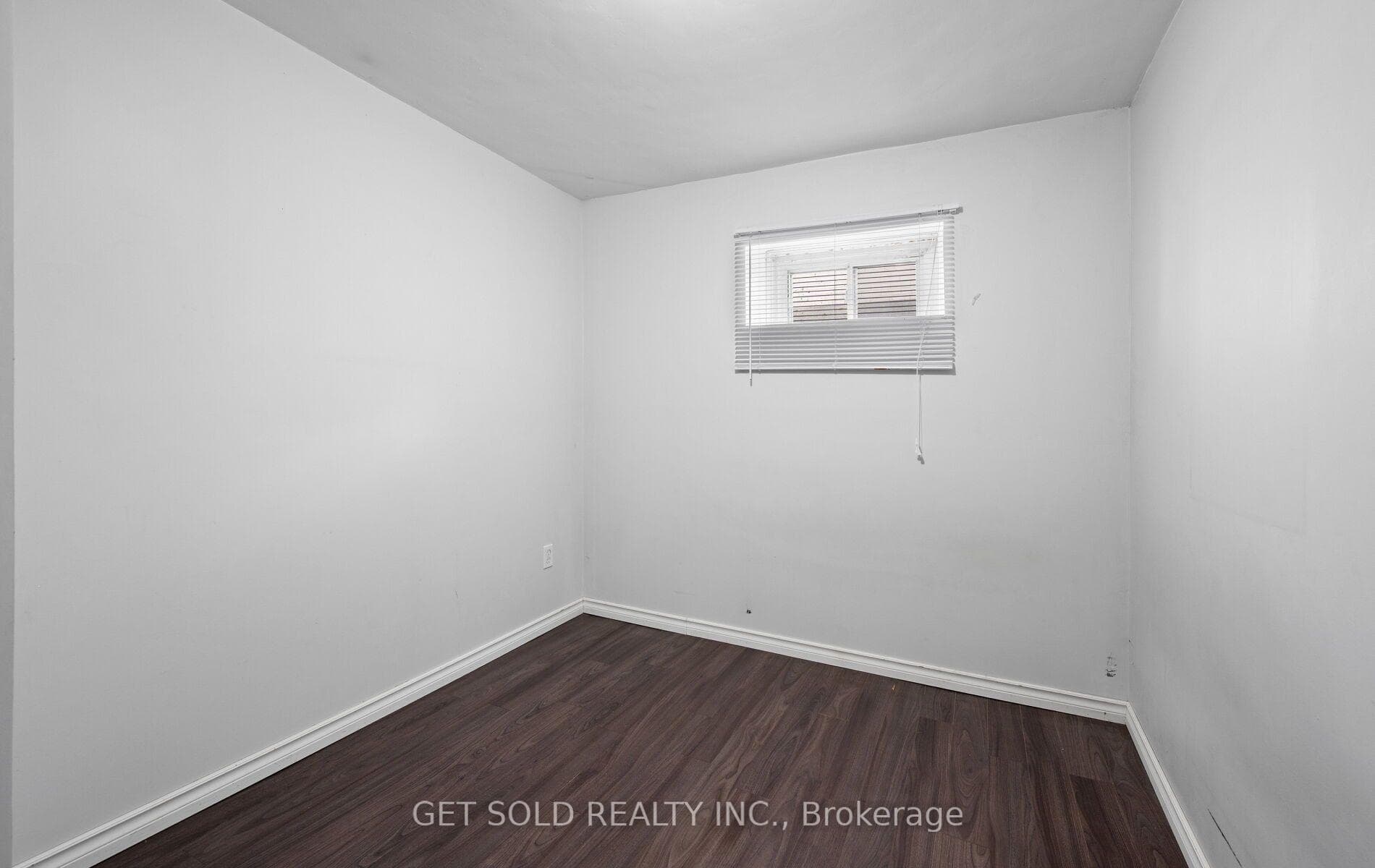 bedroom 4 in basement