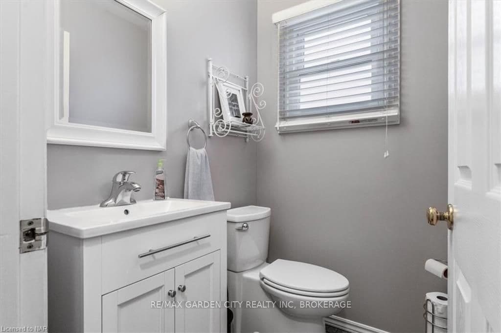 2 pc bath on the main